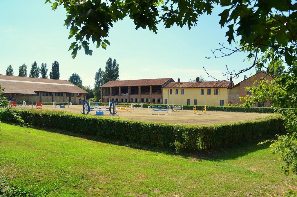 Agriturismo San Francesco Basiglio Exterior foto